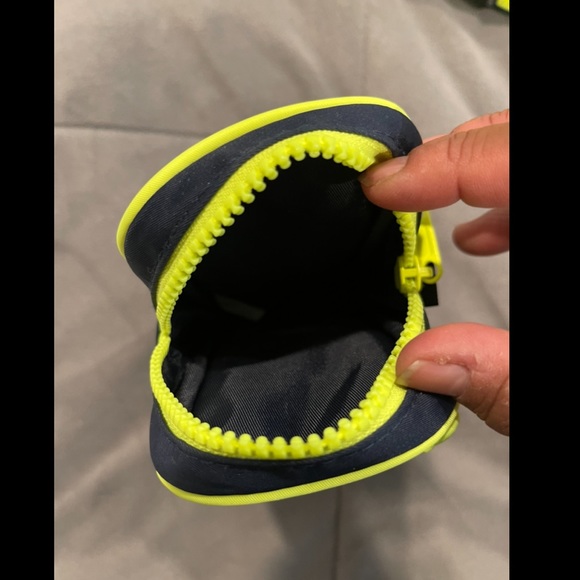 BT21 Line Friends Tata Makeup and Pencil Pouches BTS V - Picture 4 of 4